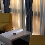 Bermon فندق تيرانا