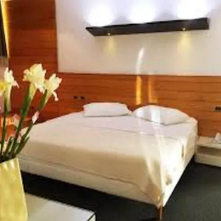 Hotel Bermon מלון