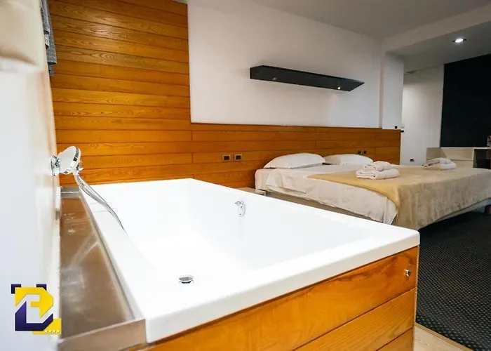 Bermon Hotel Τίρανα