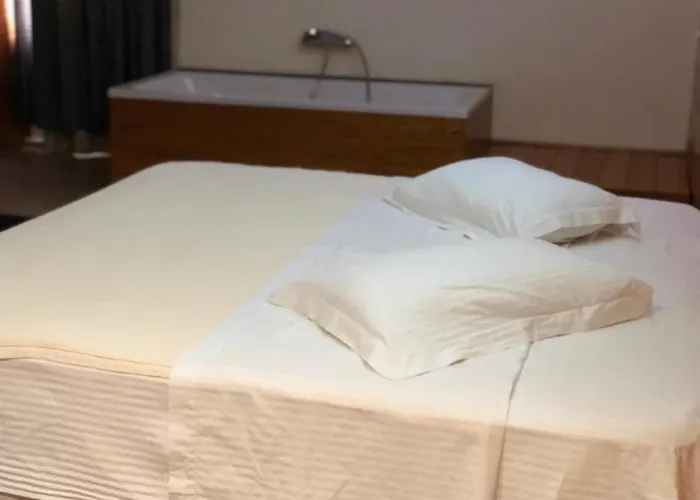 Ξενοδοχείο Bermon Hotel 4*